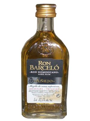 Caja de 120 Miniaturas de Ron Barceló Añejo 5cl.